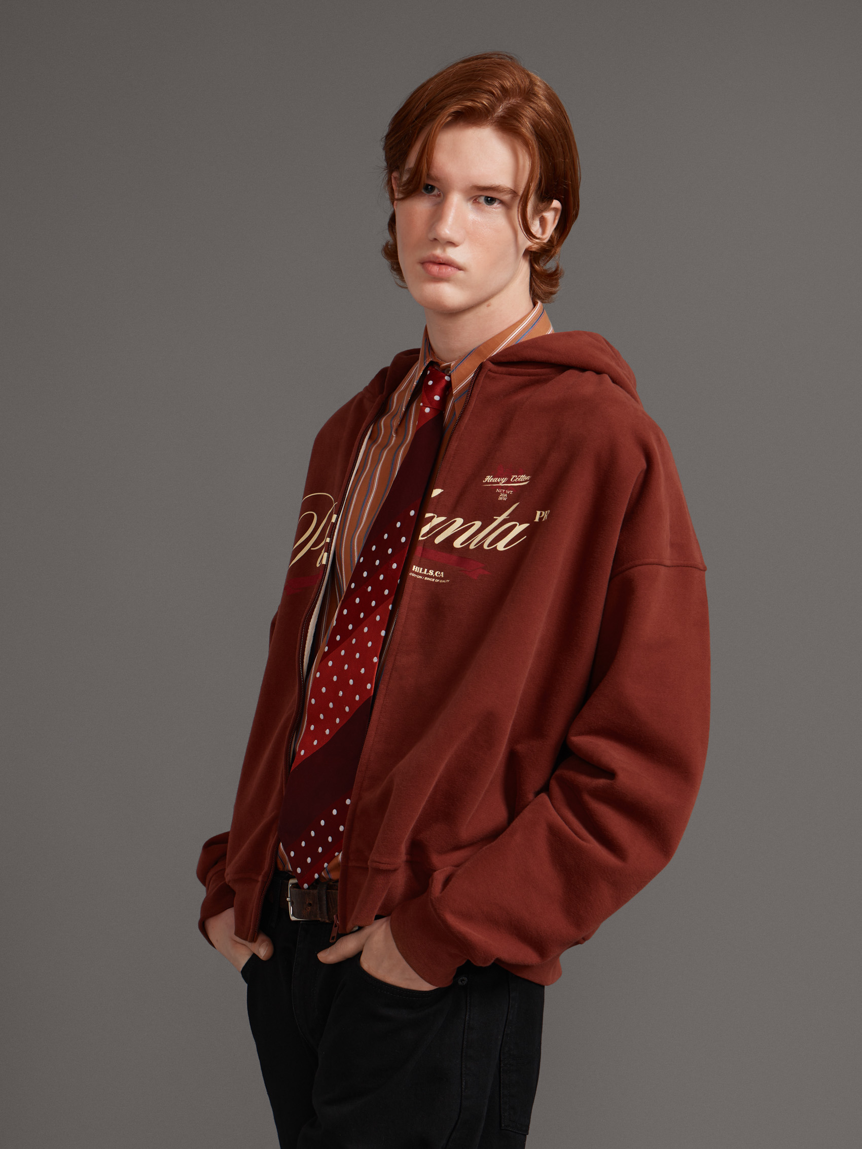 ITALIC-BOLD  ZIP HOODIE